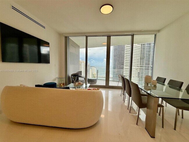 Building Photo - 300 Biscayne Blvd Way