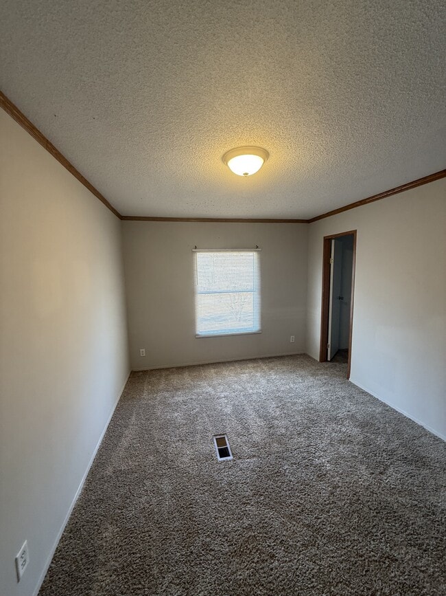 Building Photo - 83 Troon Dr