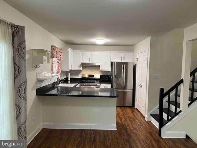 Building Photo - 6247 Spring Knoll Dr