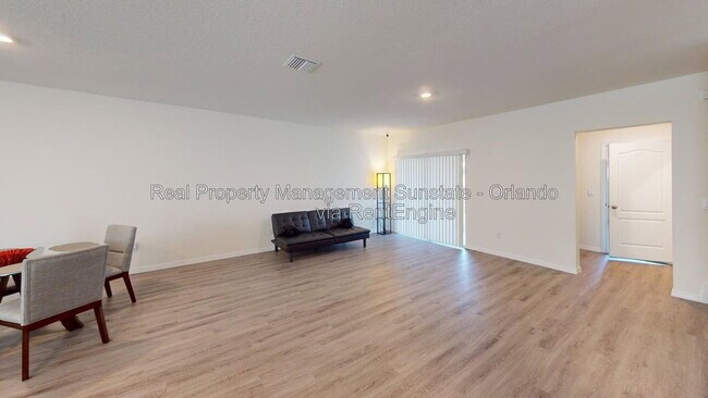 Building Photo - 2841 Rotterdam Dr