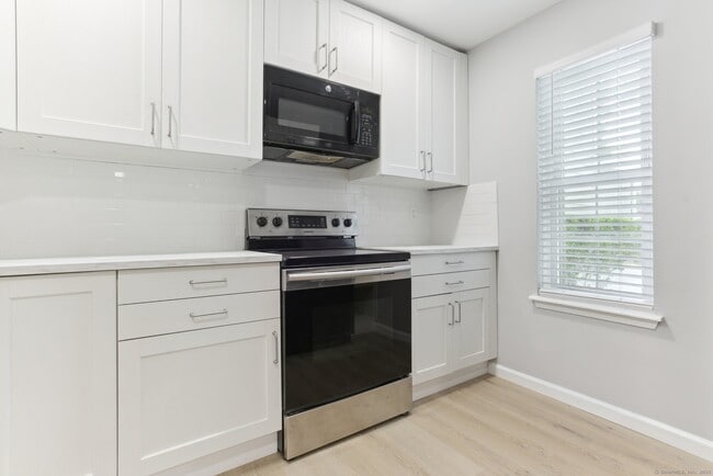 Building Photo - 48 Spyglass Cir
