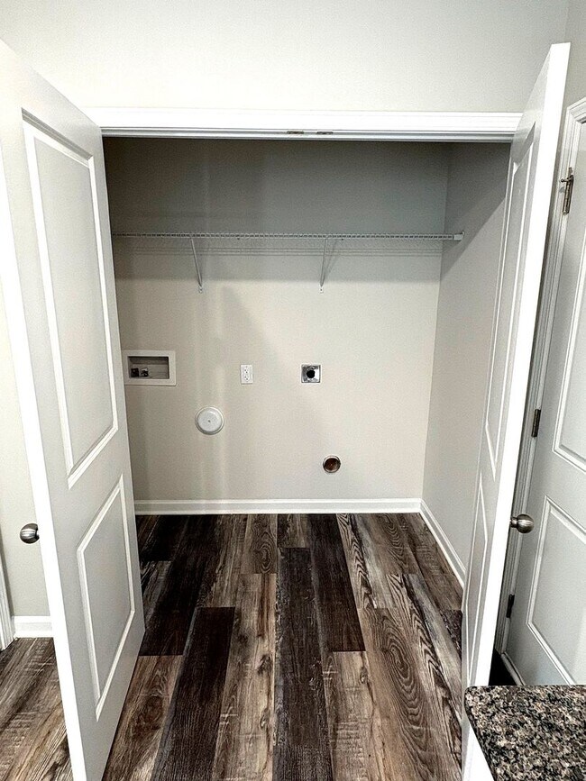 Building Photo - Beautiful 3BR 2.5BA Home w/ Full Appliance Kitchen • Garage Parking in Shelby