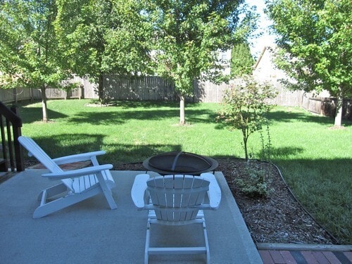 Building Photo - {12532} Immaculate Split-Level Home + Fenc...