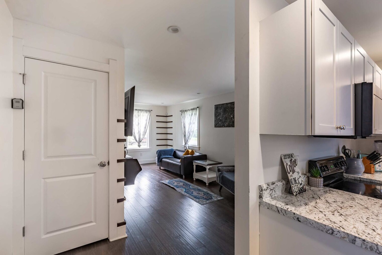 Building Photo - 3203 Sutherland Ave