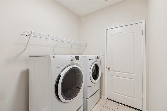 Building Photo - 9215 Colonyway Ct