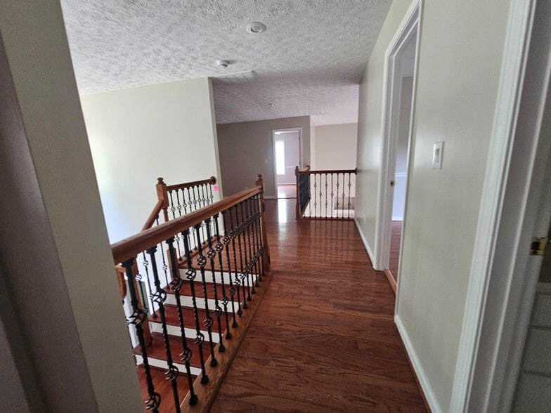 Building Photo - 5001 Max Ridge Ct