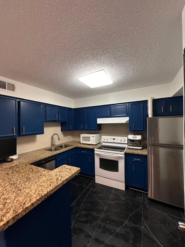 Building Photo - 2574 Marilee Ln