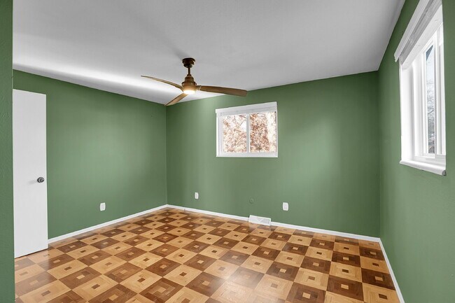 Building Photo - $2,795.00 - $300 OFF First Months' Rent - 5 Bedrooms, 2 Bathrooms, Single Family Home in Broomfie...