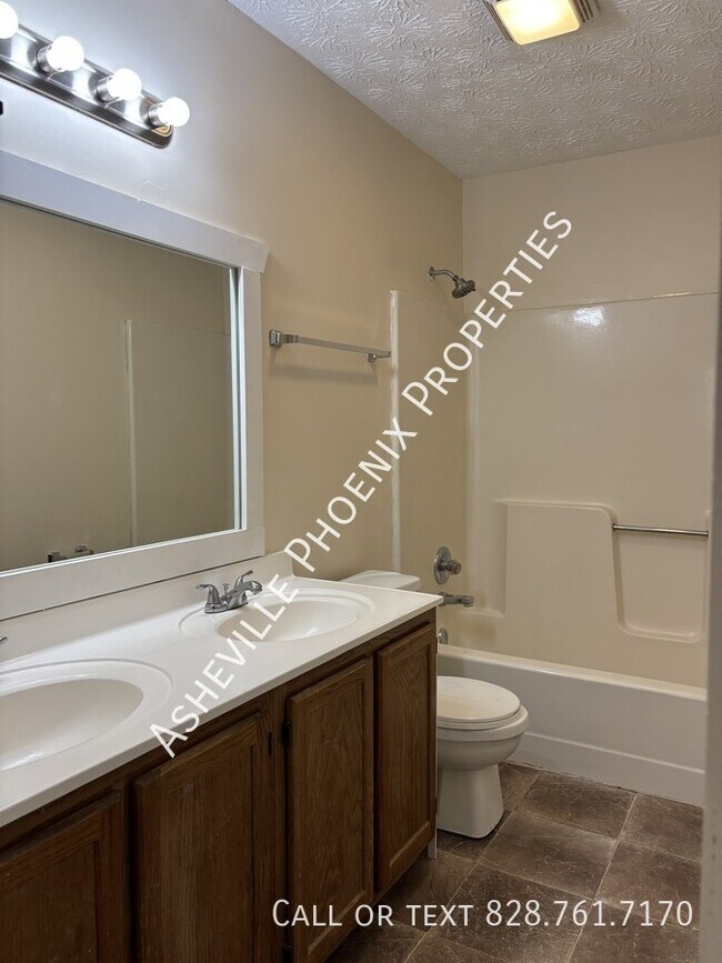 Building Photo - 10 Mountain View Rd