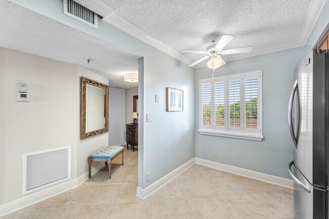 Building Photo - 7076 Huntington Ln