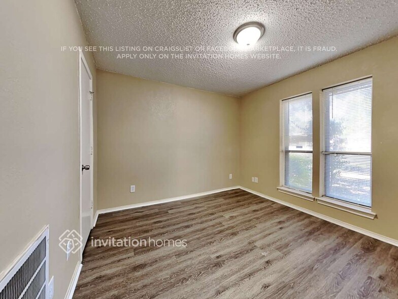 Building Photo - 2022 Spindletop Dr