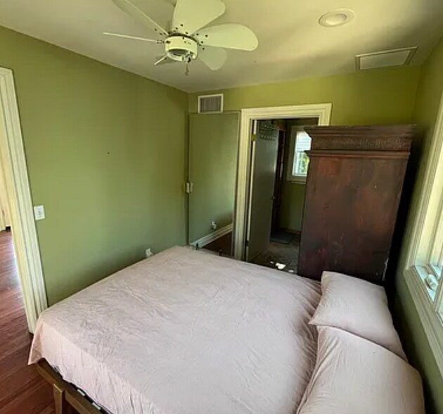 Building Photo - 7770 Selma Ave