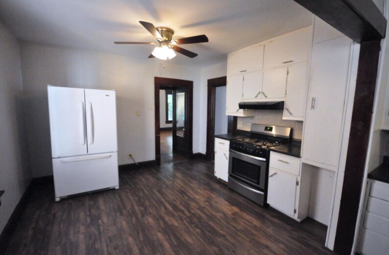 Building Photo - 407 E 14th Ave