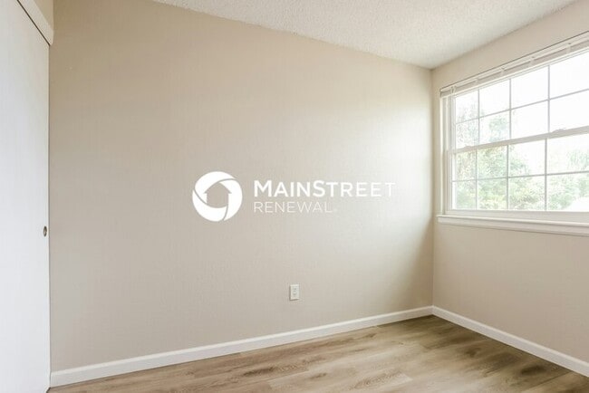 Building Photo - 3 Bedroom Pet-Friendly Home in DENVER, CO with Main Street Renewal