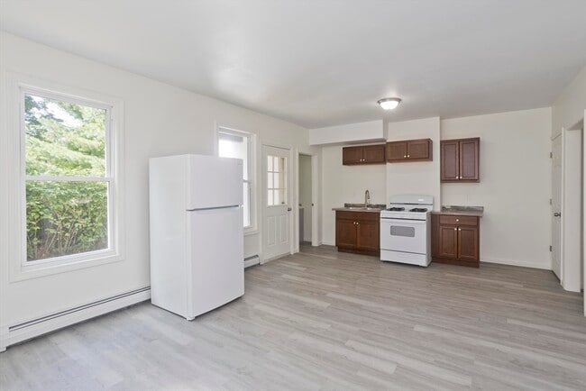 Building Photo - 22 Highland Ave