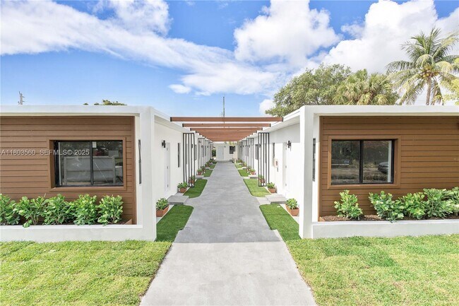 Building Photo - 1946 Pierce St