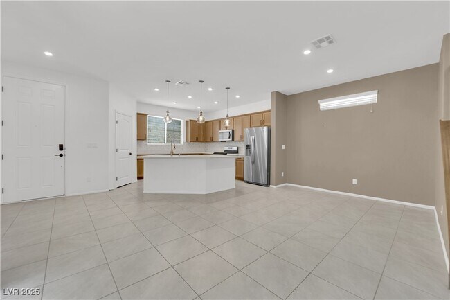 Building Photo - 8035 Skye Foxx St