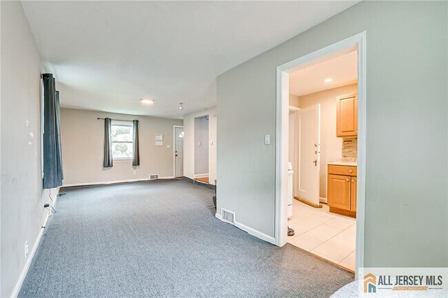 Building Photo - 120 MacArthur Dr