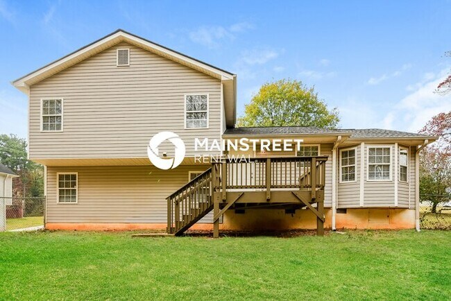 Building Photo - 3 Bedroom Pet-Friendly Home in ELLENWOOD, GA with Main Street Renewal