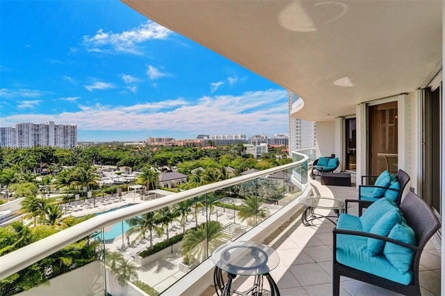 Building Photo - 7000 Island Blvd