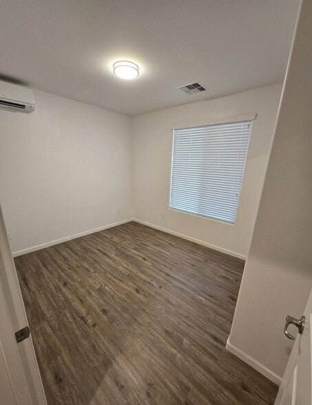 Building Photo - 579 W Camino Sorpresa