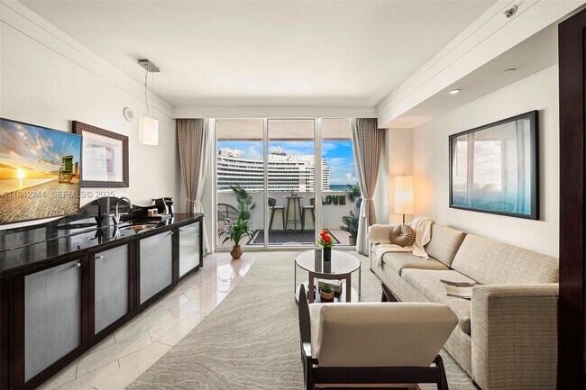 Building Photo - 4391 Collins Ave