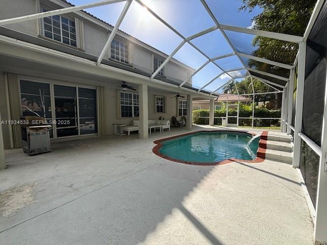 Building Photo - 712 Tulip Cir