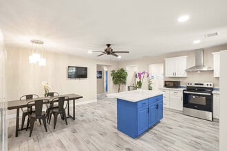 Building Photo - 1307 Diplomat Way