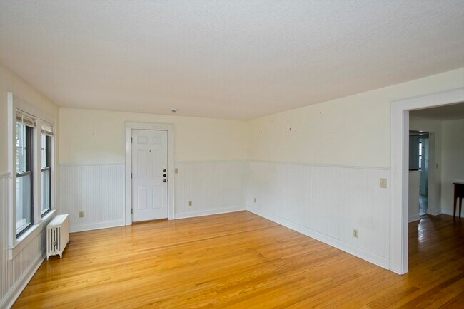 Building Photo - 57 Woods Ave