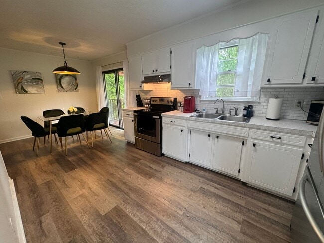 Building Photo - Newly Renovated 3bed/1.5bath