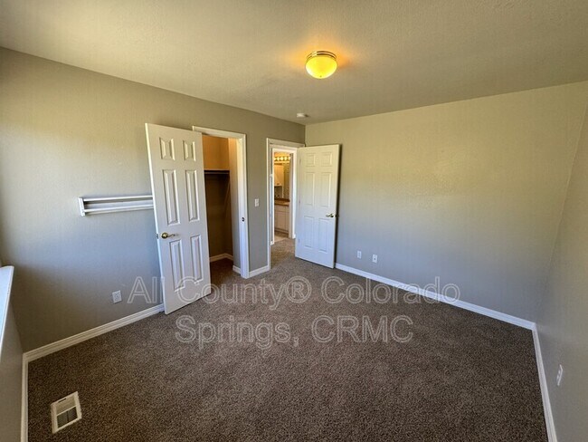 Building Photo - 19120 Pinon Park Rd