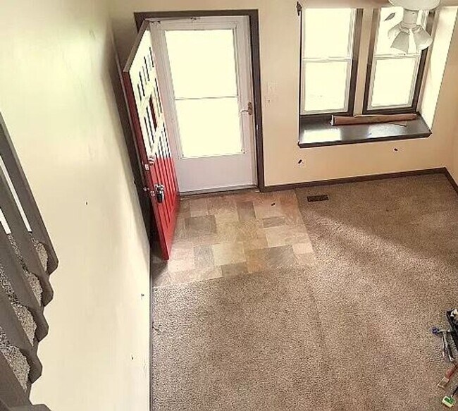 Building Photo - Spacious 3 Bed, 2 Bath House in Loveland!