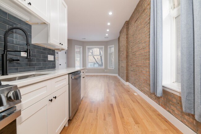 Building Photo - 1303 W Flournoy St