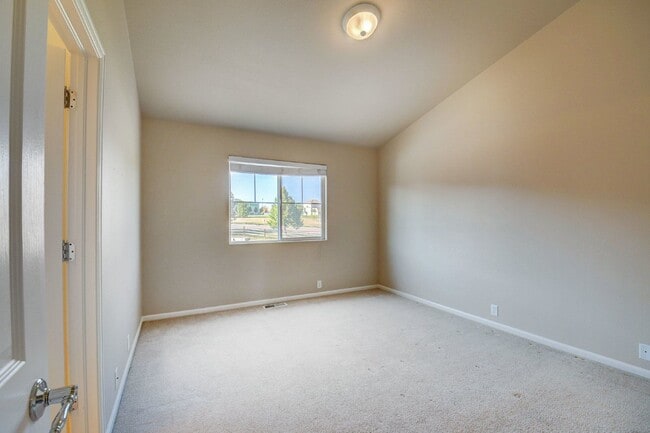 Building Photo - 8129 Elk River View