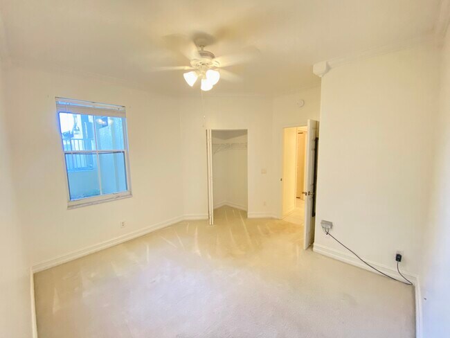 Building Photo - WCR CONDO