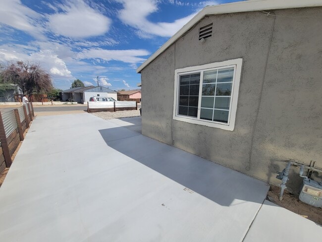 Building Photo - 6614 Tamarisk Ave