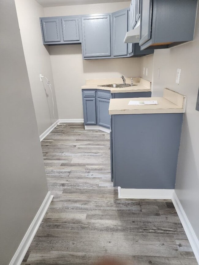 Building Photo - 1615 Olive St NE