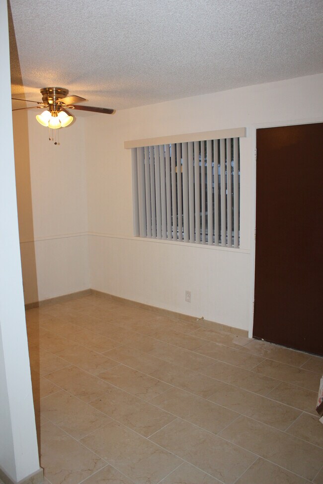 Dining area - 13040 Dronfield Ave