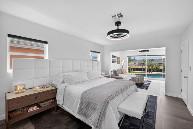 Building Photo - 2720 NE 59th St