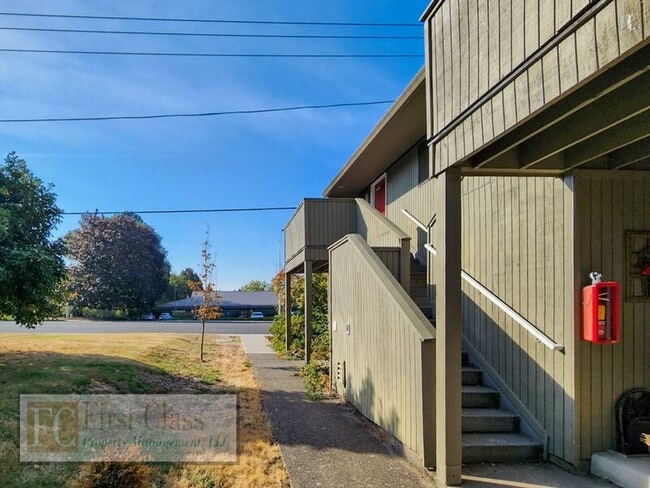 Building Photo - 4824 SW Murray Blvd