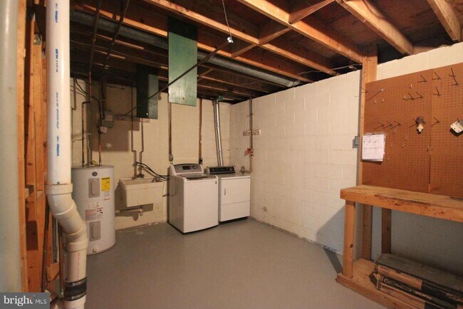 Building Photo - 3920 Bradwater St