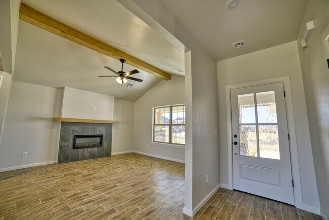 Building Photo - Brand New Home in Washington!