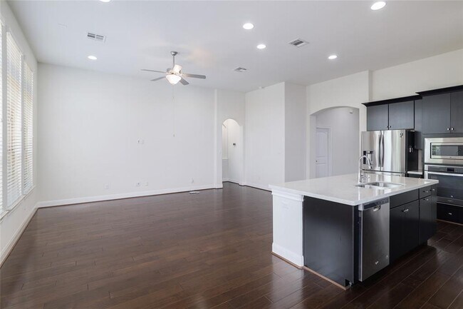 Building Photo - 2421 Blended Tree Ranch