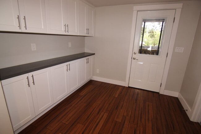 Building Photo - 2 Bedroom, 2 Bath with Office, plus garage.