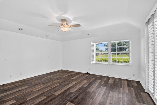 Building Photo - 11570 Briarwood Cir