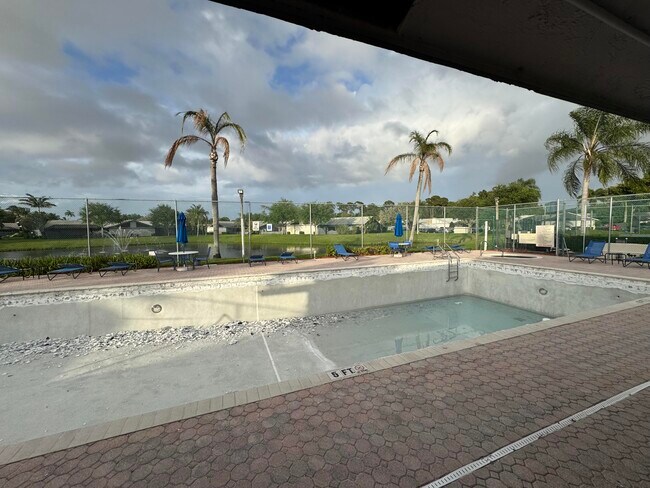 Building Photo - 1148 Summit Trail Cir