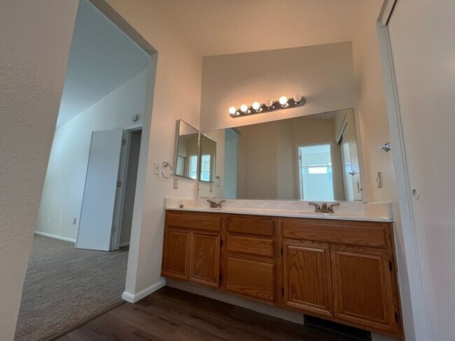 Building Photo -  Refreshed Four Bedroom House near Sliv...