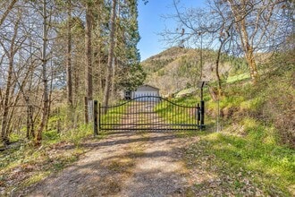 Building Photo - 2677 Humbug Creek Rd