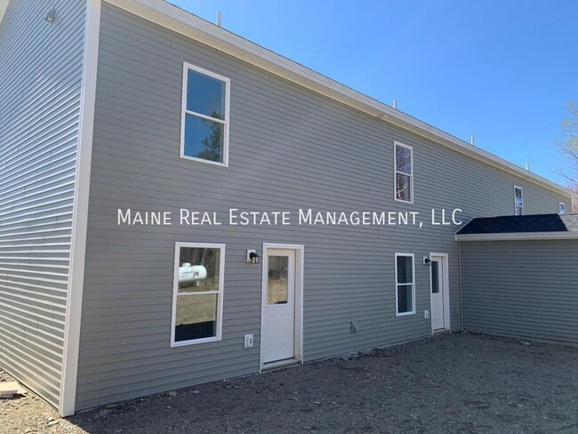 Building Photo - 599 Pine Tree Rd