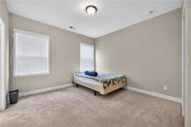 Building Photo - 1020 River Park Dr